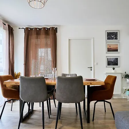 Apartment T4 Moderne Et Spacieux A