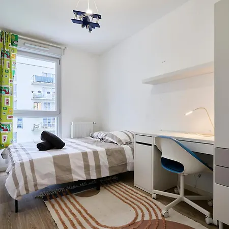Apartment T4 Moderne Et Spacieux A *