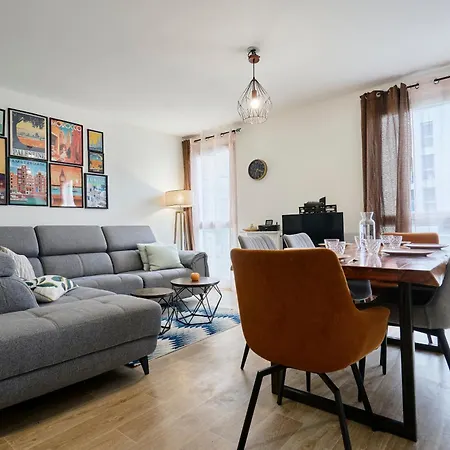 Apartment T4 Moderne Et Spacieux A