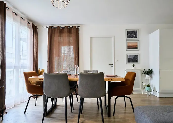 Apartment T4 Moderne Et Spacieux A