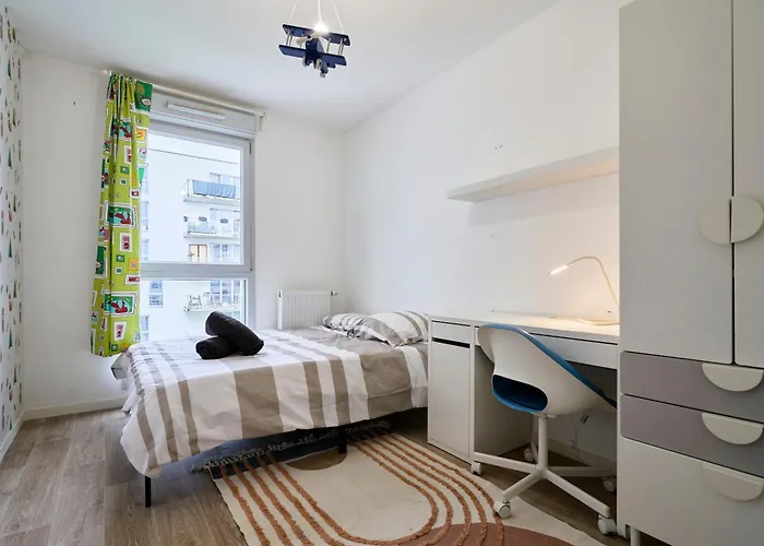 Apartment T4 Moderne Et Spacieux A *