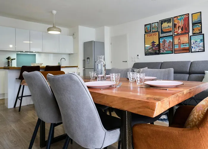 Apartment T4 Moderne Et Spacieux A *